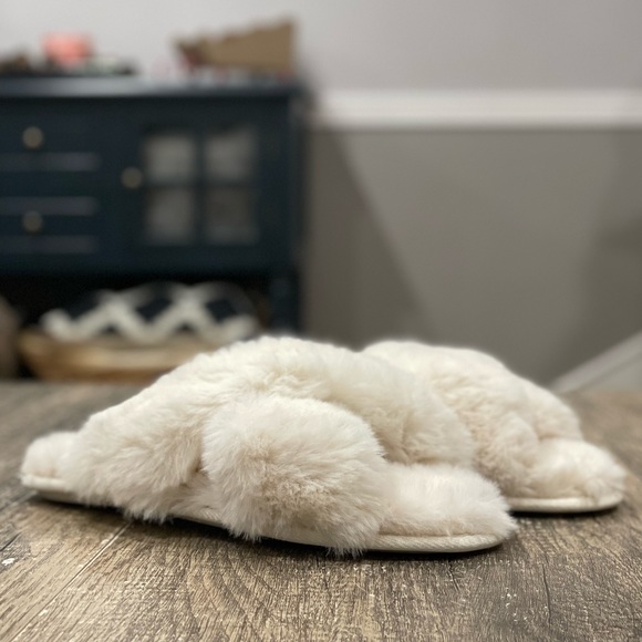 Stars Above Faux Fur Slippers Cross Slip On Soft Furry Teddy Comfy Cozy - Picture 6 of 12
